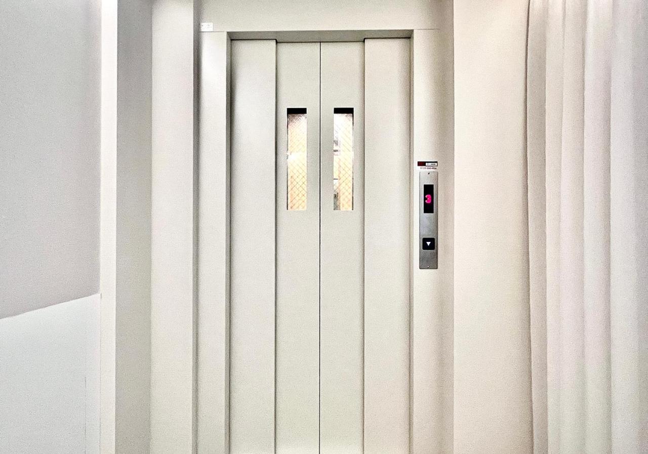 Hotel Cherry Blooming Ueno 东京超级中心上野公园3分钟 地铁1分钟 位置绝佳超级繁华 免费wifi Dyson吹风机coa Tóquio